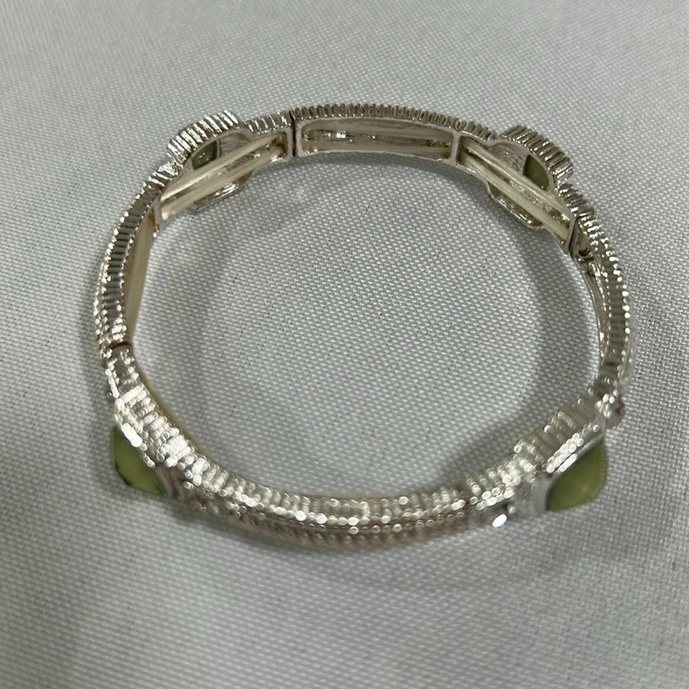 Elegant Silver Toned Stretch Bracelet Green Gemstone - Picture 3 of 3